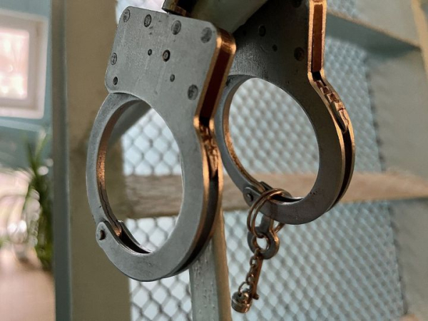 Не застенчивого 10-ка: в Челнах руководитель и торговец магазина задержали вора