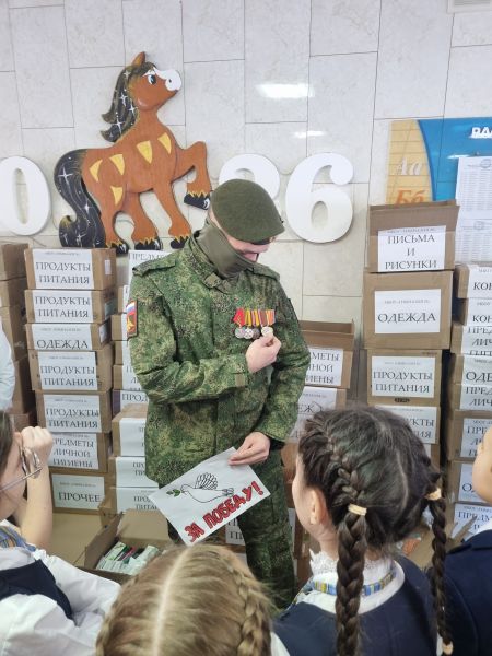 Челнинцы участвуют в акции «День Героев Отечества» Челнинцы участвуют в акции «День Героев Отечества»