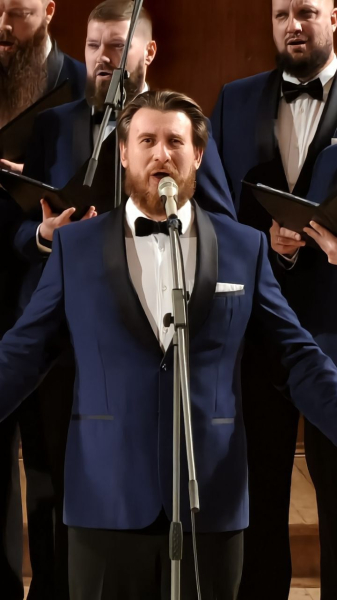 «Умоляю, отключите телефоны!»: как в Челнах выступил хор Сретенского монастыря «Умоляю, отключите телефоны!»: как в Челнах выступил хор Сретенского монастыря