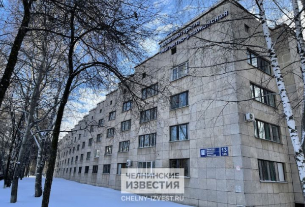 &laquo;Строить поликлинику без кадров нереально&raquo;: раис республики Татарстан &mdash; о медицине Челнов