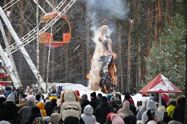 Гимн весне: в Набережных Челнах празднуют Широкую Масленицу Гимн весне: в Набережных Челнах празднуют Широкую Масленицу