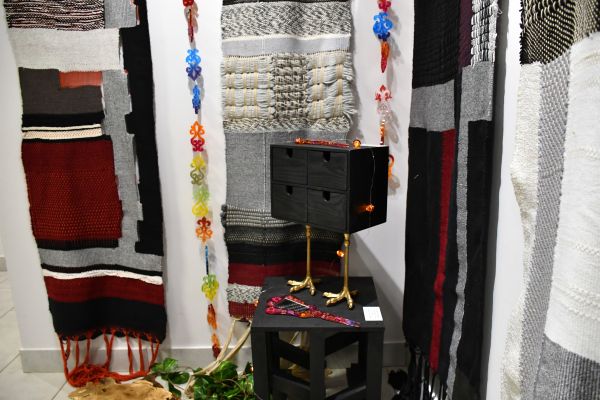 &laquo;Лес сказаний&raquo;: в Набережных Челнах началась выставка местных живописцев 