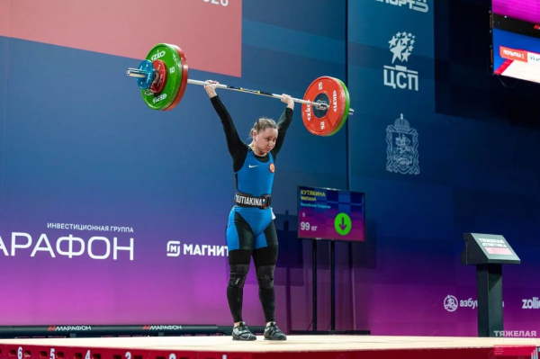 Студенты НГПУ &laquo;подняли&raquo; Кубок России весом 653 килограмма