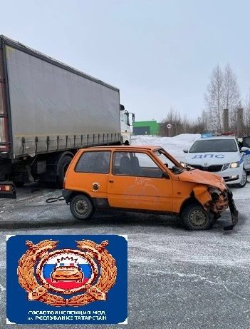 В Челнах КАМАЗ влетел в &laquo;Окушку&raquo; с девушкой за рулем