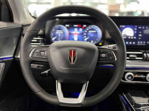 Красное Знамя премиума: почему HONGQI принуждает осуществить пересмотр восприятия о люксе Красное Знамя премиума: почему HONGQI принуждает осуществить пересмотр восприятия о люксе