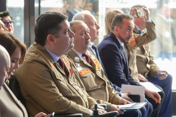 От стройотрядов к сборочному потоку: как учащихся завлекают на «КАМАЗ» От стройотрядов к сборочному потоку: как учащихся завлекают на «КАМАЗ»