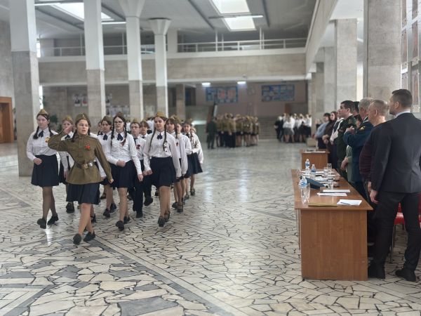В Набережных Челнах дан старт смотру строя и песни В Набережных Челнах дан старт смотру строя и песни