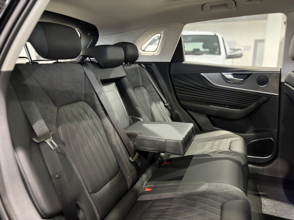 Красное Знамя премиума: почему HONGQI принуждает осуществить пересмотр восприятия о люксе Красное Знамя премиума: почему HONGQI принуждает осуществить пересмотр восприятия о люксе