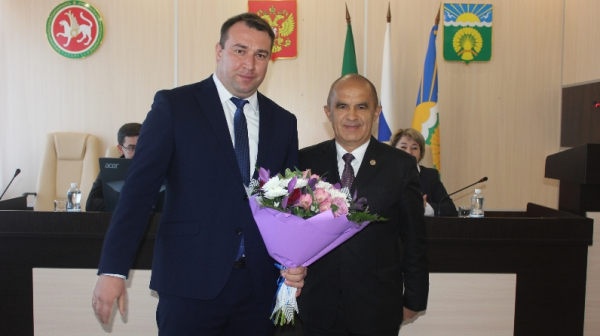 &laquo;Темная метка&raquo; для заместитель руководителя Актанышского района Габдулхаева: государственного служащего сняли с поста по утрате доверия в условиях уголовки