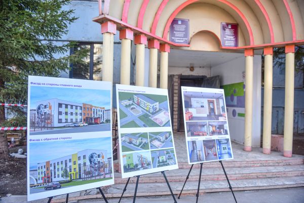 «Станет подарком всем жителям»: Наиль Магдеев проинспектировал ремонт «Замана» «Станет подарком всем жителям»: Наиль Магдеев проинспектировал ремонт «Замана»