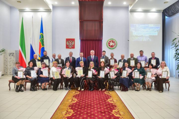 Наиль Магдеев: «Сфера ЖКХ в Челнах — одна из наилучших в государстве» Наиль Магдеев: «Сфера ЖКХ в Челнах — одна из наилучших в государстве»