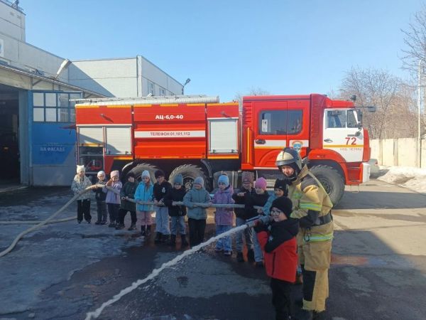 Молодые челнинцы узнали о работе спасателей с внутренней стороны 