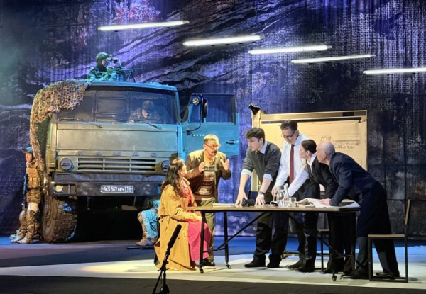 &laquo;Мустанг&raquo; на сцене: в Челнах проявили производственную драму о &laquo;КАМАЗе&raquo;