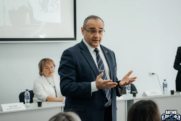 В Набережных челнах Фестиваль языков собрал более 200 школьников В Набережных челнах Фестиваль языков собрал более 200 школьников