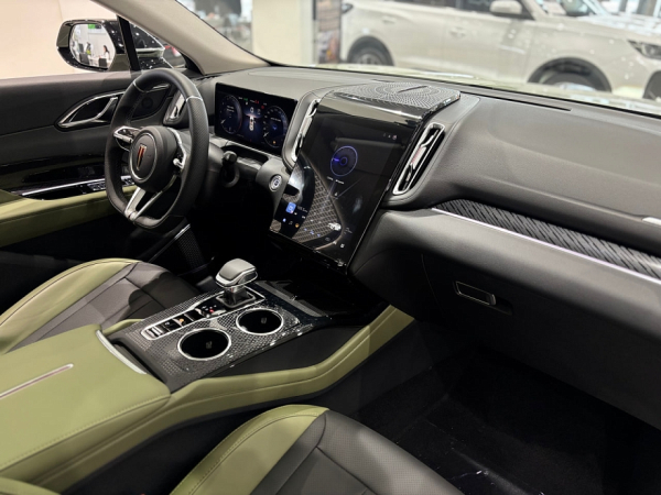 Красное Знамя премиума: почему HONGQI принуждает осуществить пересмотр восприятия о люксе Красное Знамя премиума: почему HONGQI принуждает осуществить пересмотр восприятия о люксе