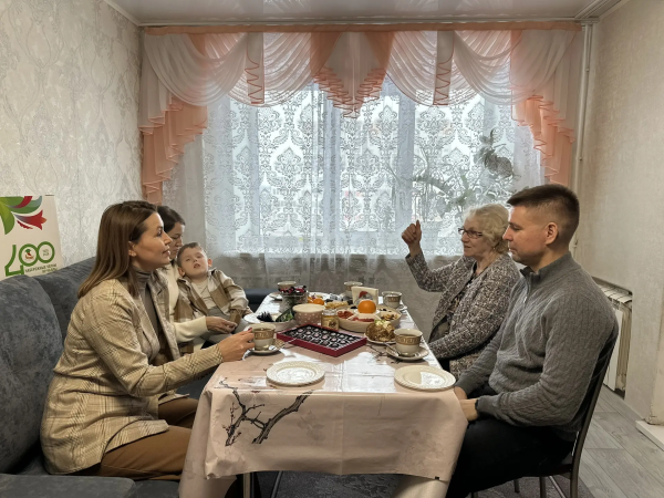 В Набережных Челнах вручают подарки семьям участников СВО 