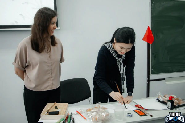 В Набережных челнах Фестиваль языков собрал более 200 школьников В Набережных челнах Фестиваль языков собрал более 200 школьников