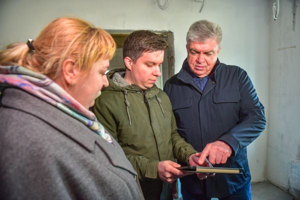 «Станет подарком всем жителям»: Наиль Магдеев проинспектировал ремонт «Замана» «Станет подарком всем жителям»: Наиль Магдеев проинспектировал ремонт «Замана»