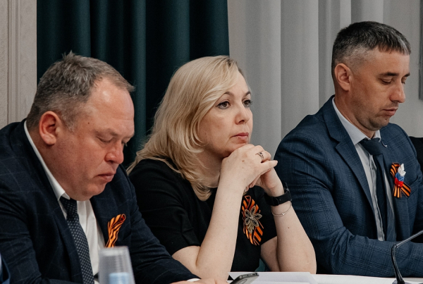 «Я спрашиваю определенную цифру. Почти все, слушая ваш отчет, по-моему, начинают засыпать. Я вас разбудить желаю» «Я спрашиваю определенную цифру. Почти все, слушая ваш отчет, по-моему, начинают засыпать. Я вас разбудить желаю»