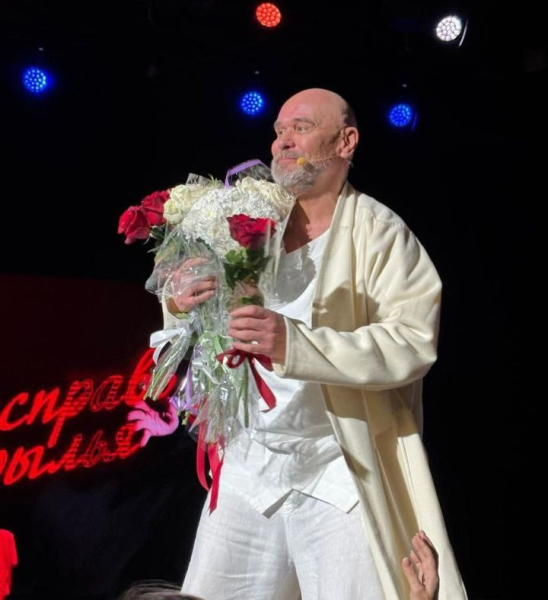 В Челнах актер Максим Аверин довел зрительниц до слез