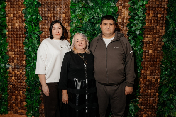 «Будучи на передовой, нам принципиально чувствовать поддержку родных, коллег, компании…» «Будучи на передовой, нам принципиально чувствовать поддержку родных, коллег, компании…»