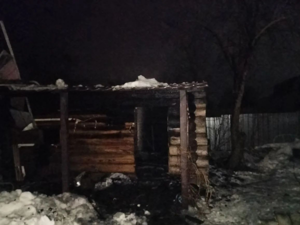 У челнинцев сгорели две бани из-за замыкания У челнинцев сгорели две бани из-за замыкания