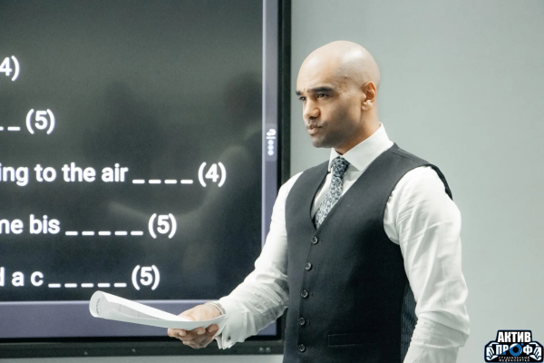 В Набережных челнах Фестиваль языков собрал более 200 школьников В Набережных челнах Фестиваль языков собрал более 200 школьников