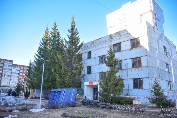 «Станет подарком всем жителям»: Наиль Магдеев проинспектировал ремонт «Замана» «Станет подарком всем жителям»: Наиль Магдеев проинспектировал ремонт «Замана»