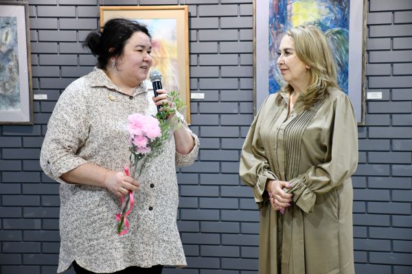 &laquo;В ритме сердца&raquo;: в картинной галерее открылась выставка Лилии Мустафиной-Хазиевой 