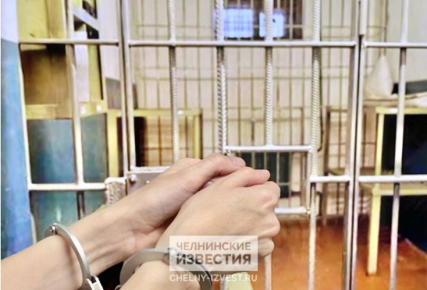 В Челнах у торговца магазина похитили 82 тысячи рублей В Челнах у торговца магазина похитили 82 тысячи рублей