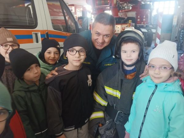 Молодые челнинцы узнали о работе спасателей с внутренней стороны 