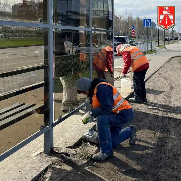 ПАД приступил к покраске &laquo;уставших&raquo; остановок в Челнах