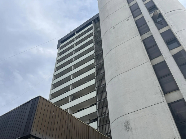 &laquo;Почему в данной ситуации я страдаю? Мне выставляют счета, я их всецело оплачиваю. Почему я осталась последней?&raquo;