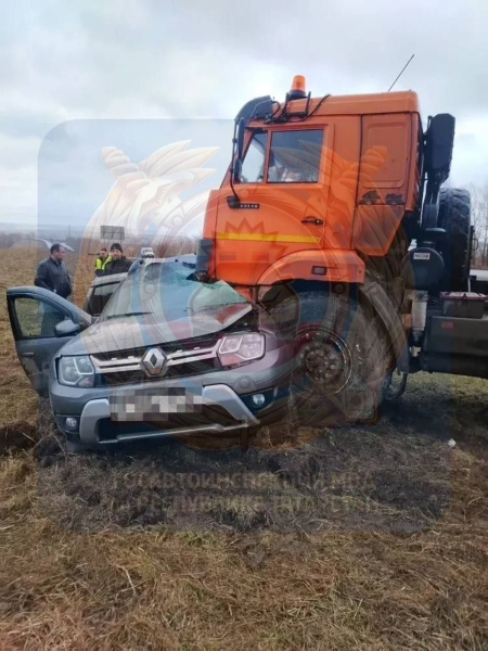 В Татарстане в аварии с грузовым автомобилем жертвами стали двое людей В Татарстане в аварии с грузовым автомобилем жертвами стали двое людей