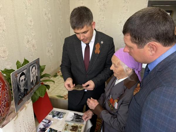 В Набережных Челнах проходят традиционные предпраздничные визиты к ветеранам 