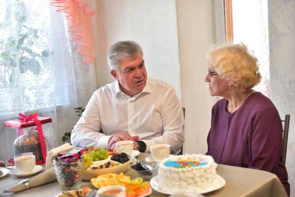 Наиль Магдеев поздравил маму Героя России Сергея Чебнева с днем рождения 