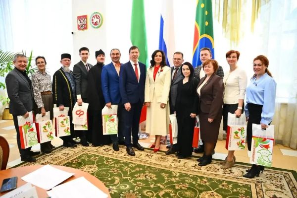 В Набережных Челнах семьи с детками получили ответы на вопросы о пособиях В Набережных Челнах семьи с детками получили ответы на вопросы о пособиях