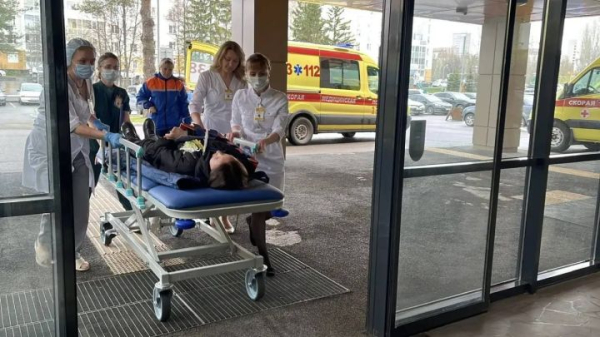 Врачи Челнов выручили пострадавших после разрушения жилого дома