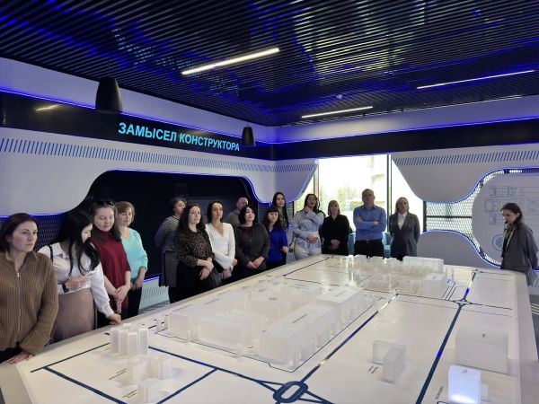 Администрация Центрального района посетила Визит-центр КАМАЗа Администрация Центрального района посетила Визит-центр КАМАЗа