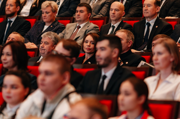 &laquo;Думаю, что своим появлением я встряхну ситуацию. Это действительно необходимо. У нас настолько усохла политика&raquo;