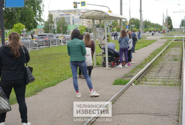 Осторожно, щипачи: пассажирка трамвая в Челнах лишилась средств и золотых колец