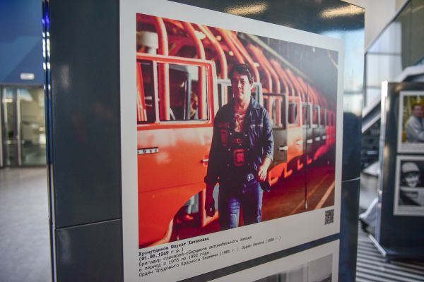 В Визит-центре КАМАЗа открылась выставка фотографий, которая посвящена истории компании В Визит-центре КАМАЗа открылась выставка фотографий, которая посвящена истории компании