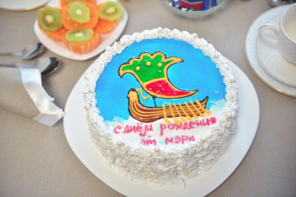 Наиль Магдеев поздравил маму Героя России Сергея Чебнева с днем рождения 