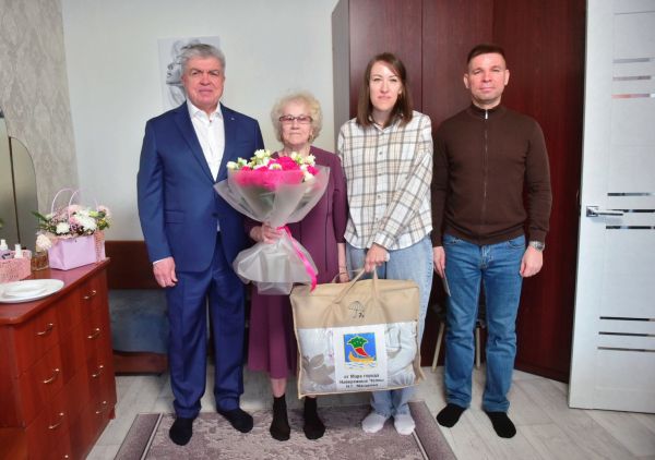 Наиль Магдеев поздравил маму Героя России Сергея Чебнева с днем рождения 