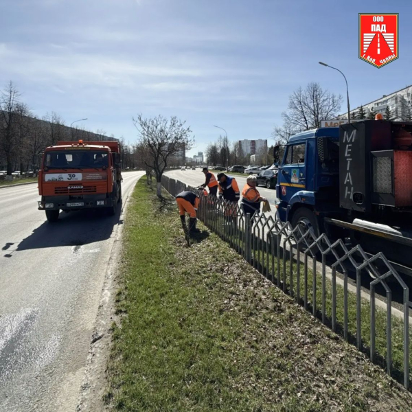 За 15 дней в Челнах вымыли 33 км ограждений