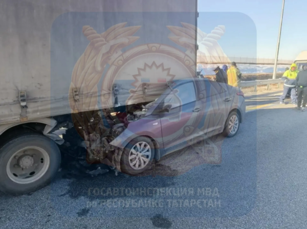 В Татарстане насмерть разбились 4 человека в стршном ДТП с грузовым автомобилем