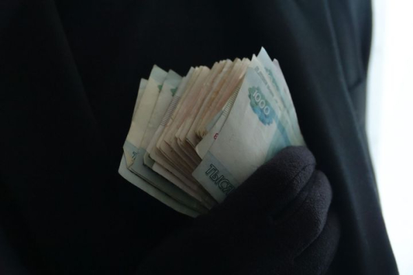 Минус 379 тысяч рублей со счета: аферисты завладели средствами челнинки