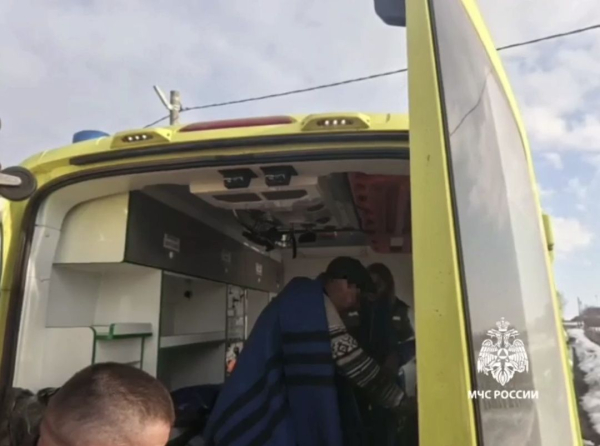 В Татарстане спасли 51-летнего рыбака, провалившегося под лед на реке Ик В Татарстане спасли 51-летнего рыбака, провалившегося под лед на реке Ик