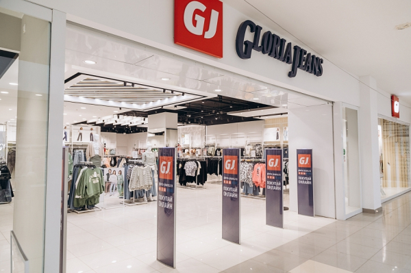 «Стукнуло по бизнесу чрезвычайно очень, почти все уходят. Торговые центры пустеют – люди уйдут в тень» «Стукнуло по бизнесу чрезвычайно очень, почти все уходят. Торговые центры пустеют – люди уйдут в тень»