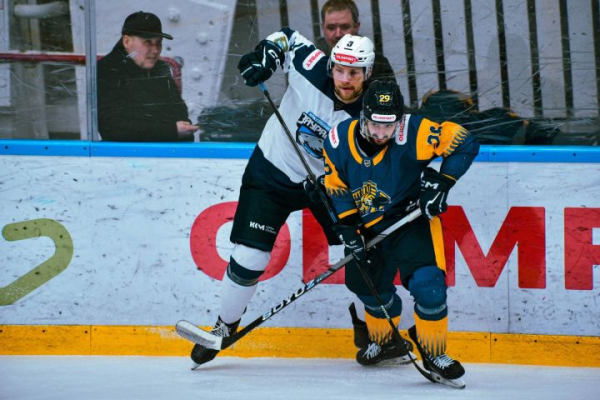 ВХЛ против КХЛ: ХК &laquo;Челны&raquo; проведет матч с нижнекамским &laquo;Нефтехимиком&raquo;